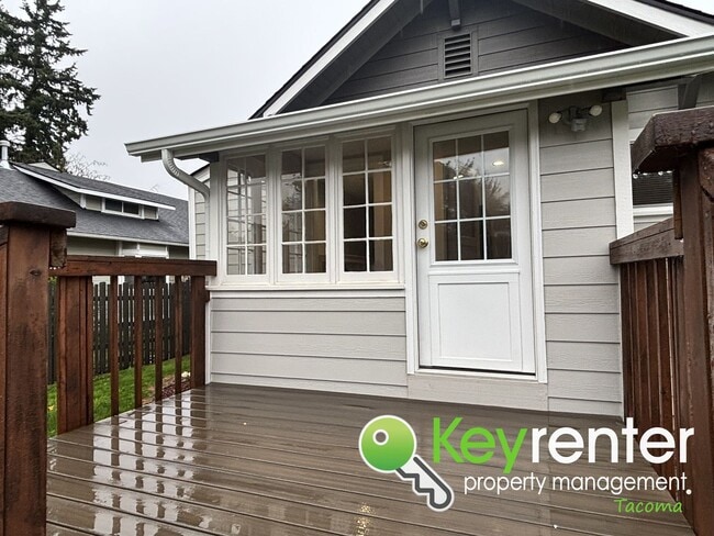 Building Photo - Newly Remodeled 2-Bedroom, 2-Bath Tacoma Home with Finished Basement, Large Backyard, and Detache...