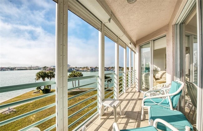 Building Photo - 8040 Sailboat Key Blvd S