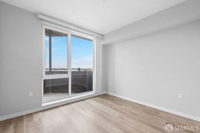 Building Photo - 260 Brooklyn Basin Wy