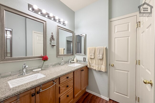 Building Photo - 205 N 74th St