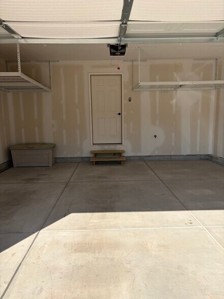 Building Photo - 8200 Broken Ridge Dr
