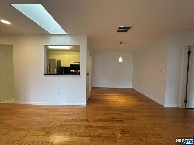 Building Photo - 38 Garden Pl