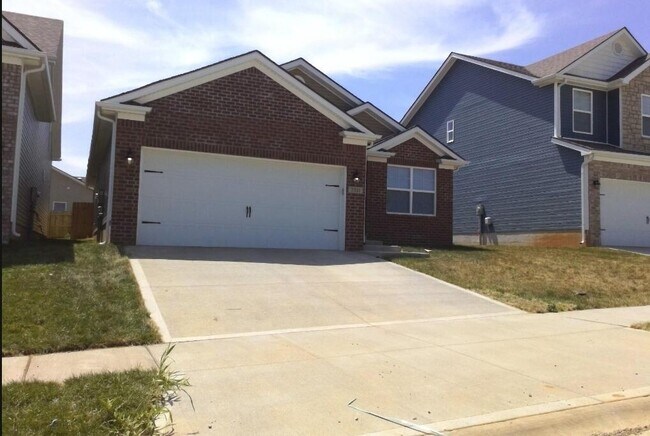 Primary Photo - 2321 Foster Dr