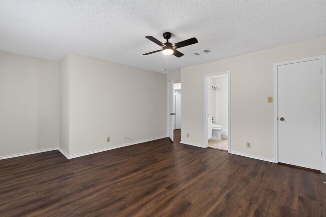 Building Photo - 8910 Kenton Mist