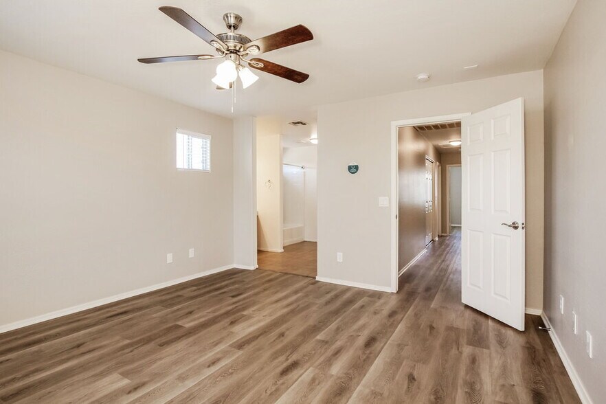 Building Photo - 6609 W Monroe St