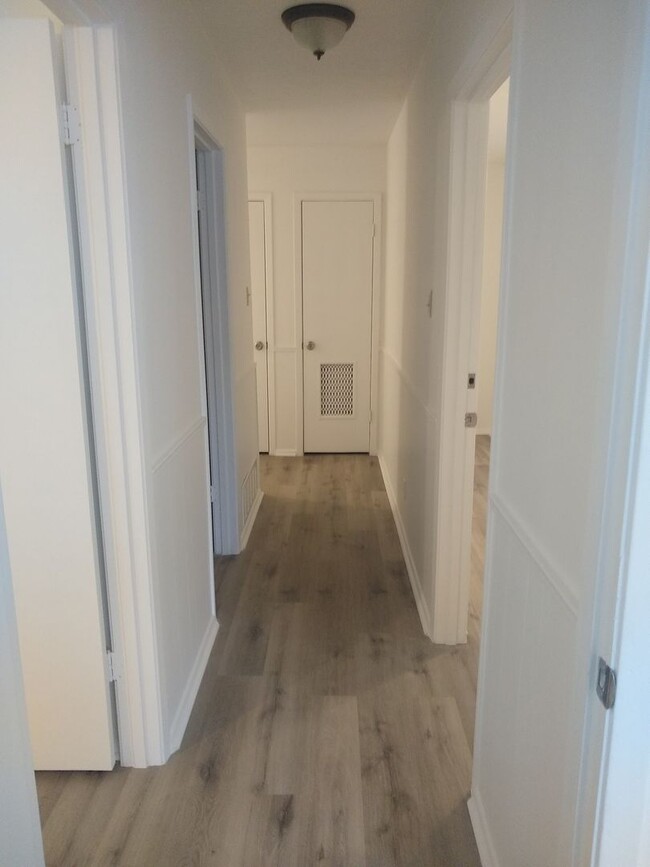 Building Photo - Leon Valley~ 3 bedroom~ Freshly Painted In...