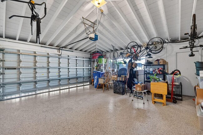 Building Photo - 2871 NE 26th Ct