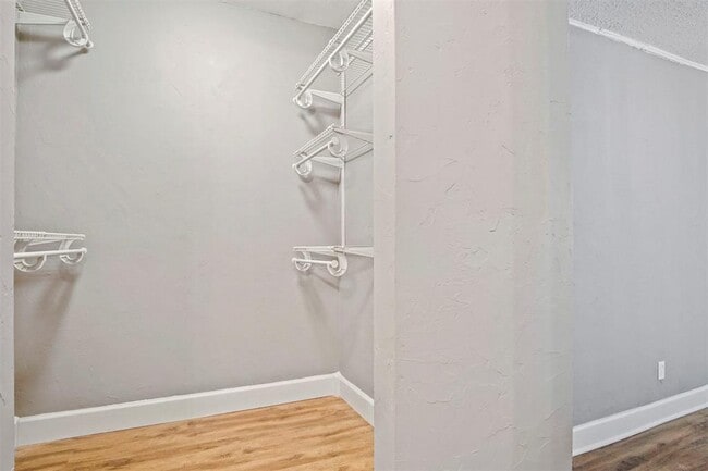 Building Photo - 1704 Cairo Ave