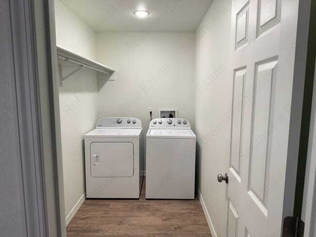 Building Photo - Brand New 2 bedroom 2 bath Duplex- ALL BIL...