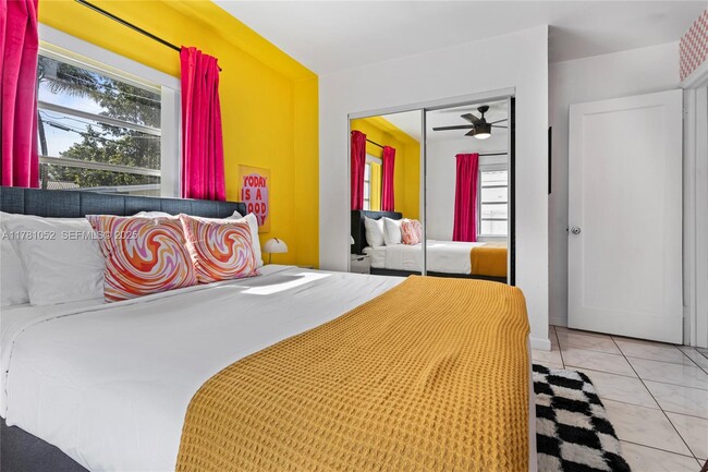 Building Photo - 260 NE 45th St