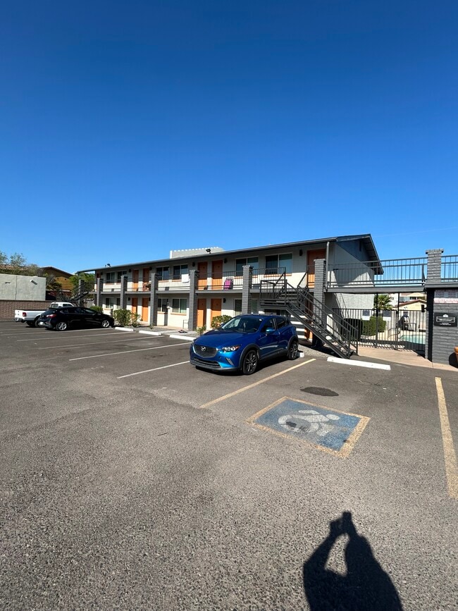 Building Photo - Spring Leaf Apartments