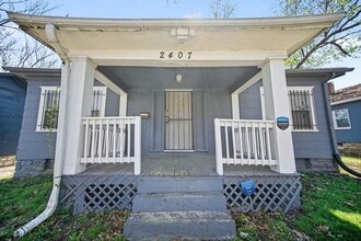 Building Photo - Cozy 2 Bed, One Bath Home In Downtown Kansas City!