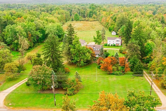 Building Photo - 9475 Mayfield Rd