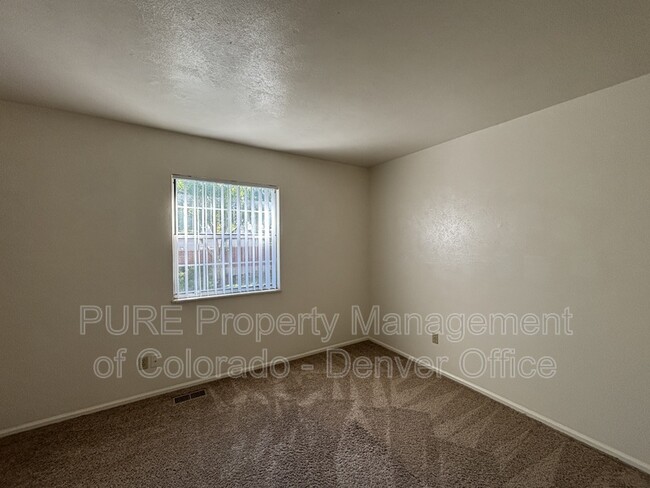 Building Photo - 3980 E Phillips Cir
