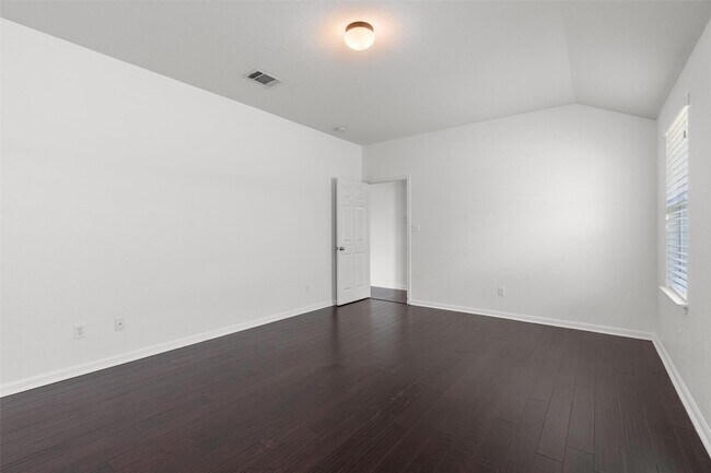 Building Photo - 1049 Regency Ln