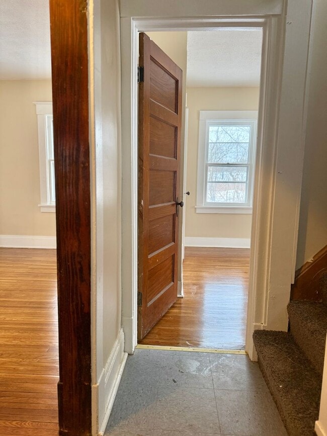 Building Photo - BEAUTIFUL SINGLE FAMILY MOVE-IN READY!!!