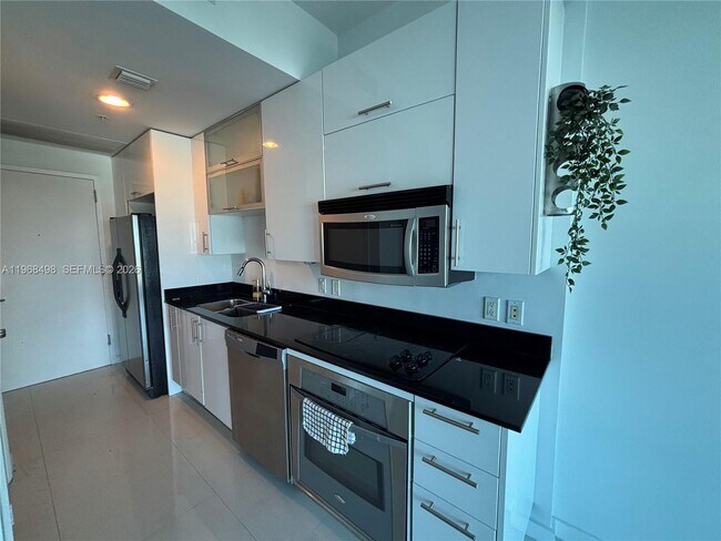 Building Photo - 60 SW 13th St