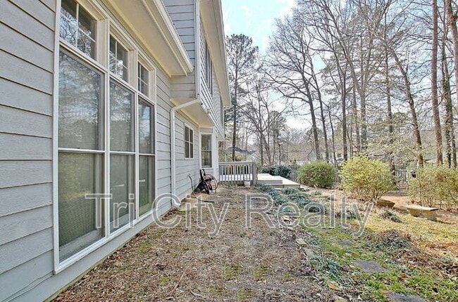 Building Photo - 404 Topaz Trail