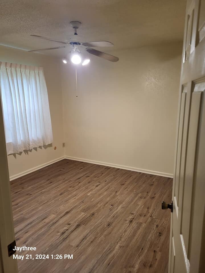 large bedroom - 1502 E Beverly Dr