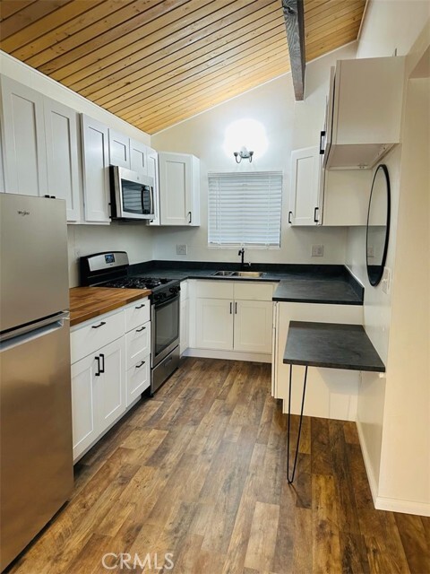 Building Photo - 26227 Lake Forest Dr