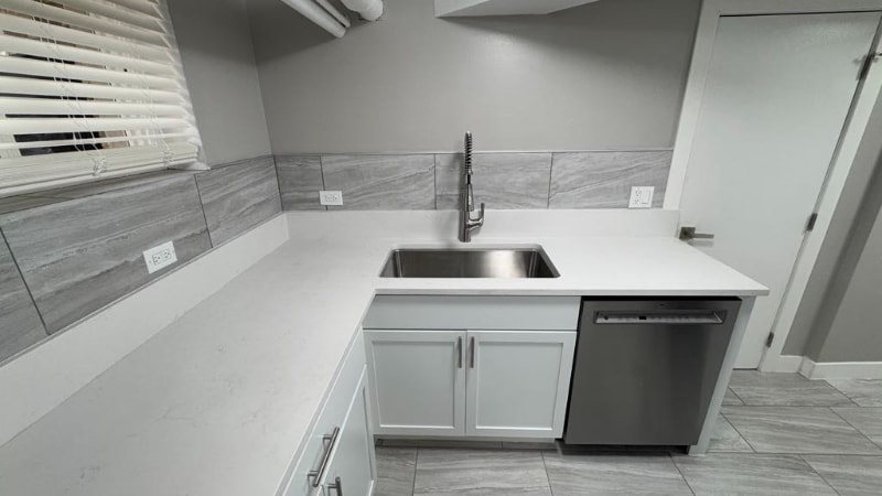 Building Photo - 5454 W Berteau Ave