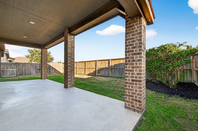 Building Photo - 28015 Castle Park Ln