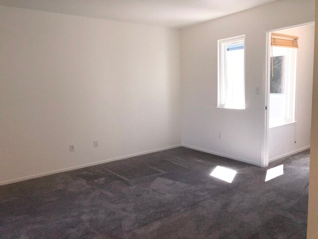 Building Photo - 4241 Sea Pines Ct