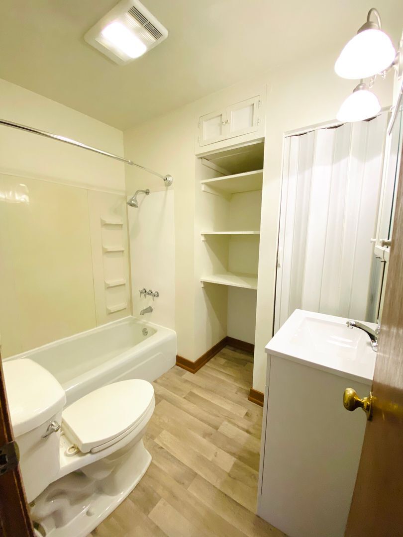 Building Photo - 95 C20