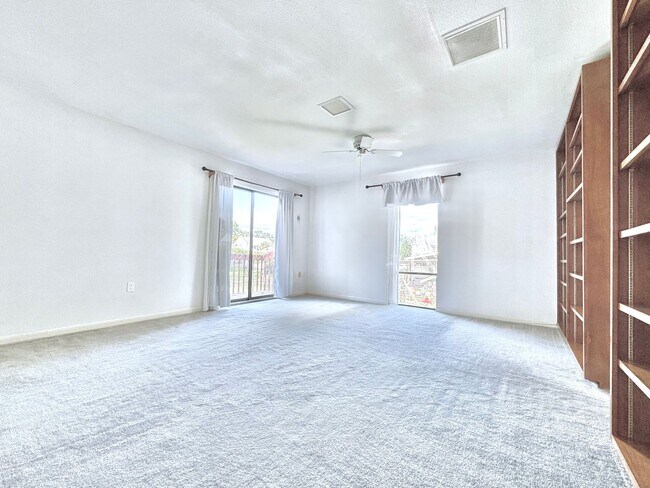 Building Photo - Spacious Baton Rouge Beauty on a Tree-Shad...