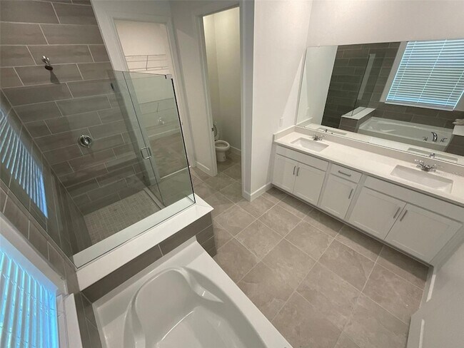 Building Photo - 3220 Canna Lily Pl