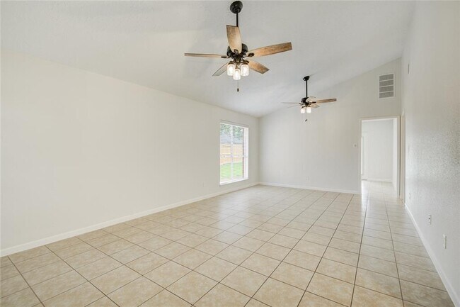 Building Photo - 22511 Market Square Ln