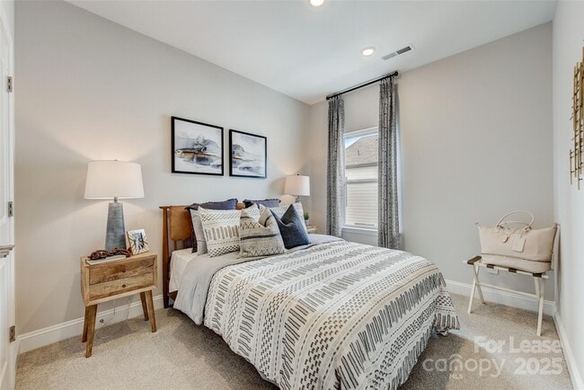 Building Photo - 411 Jetton St