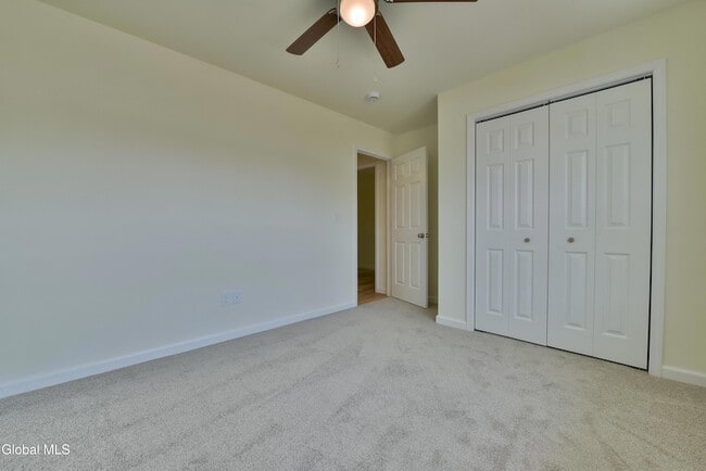 Building Photo - 74 Seashore Wy