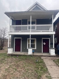 Building Photo - Fully Renovated 2 Bed / 1 Bath Duplex – Available Now