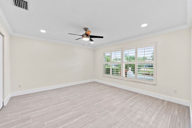 Building Photo - Naples Park - 3 Bedroom, 2 Bathroom - Annual Rental