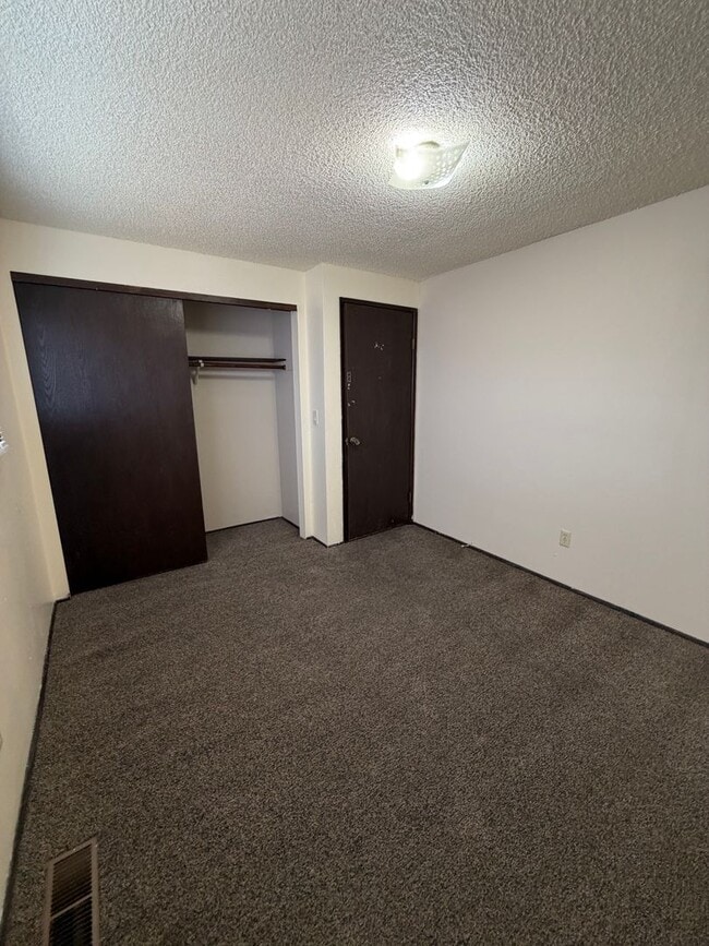 Building Photo - 2bed/ 1bath