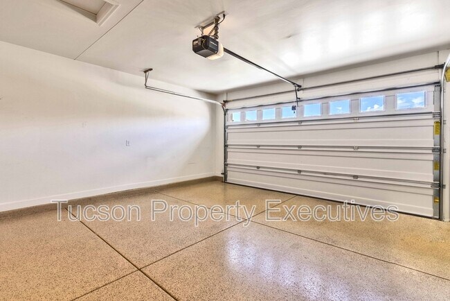 Building Photo - 30737 S Osprey Dr