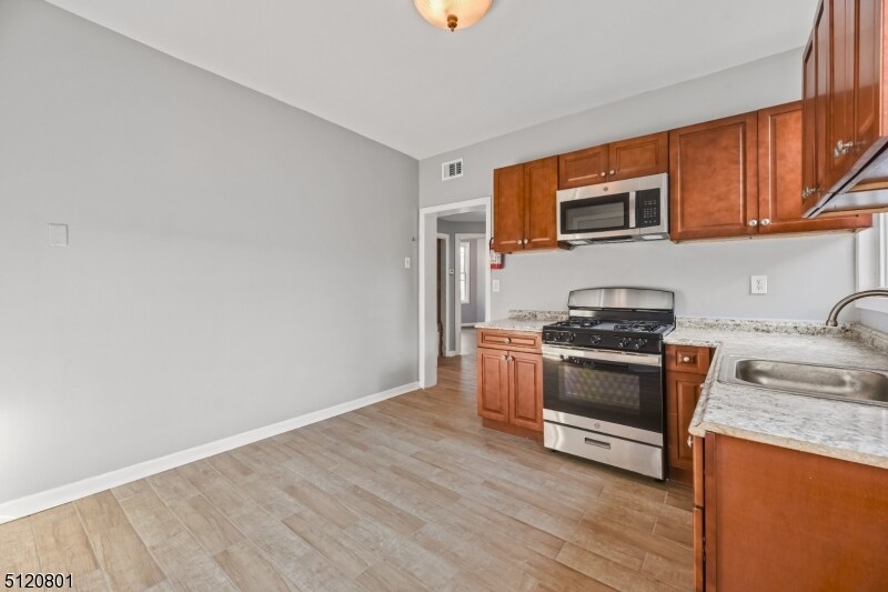 Building Photo - 49 Treacy Ave
