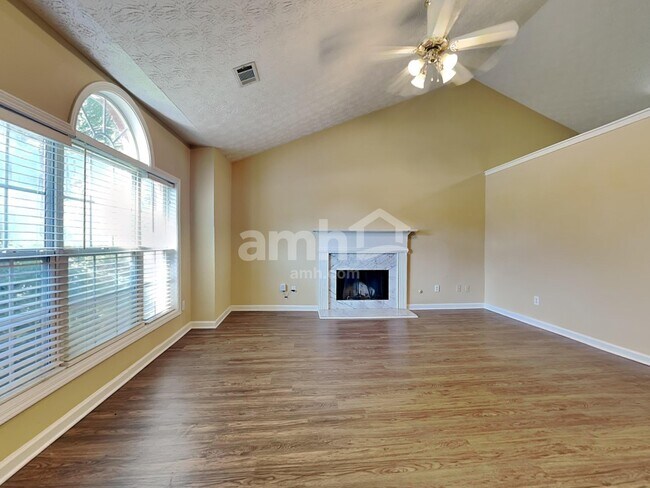 Building Photo - 1305 Carlysle Park Dr