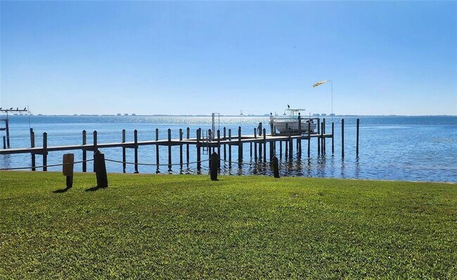 Building Photo - 329 Bernard Ave