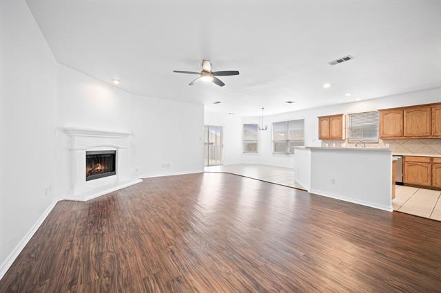 Building Photo - 705 Crownpoint Ln