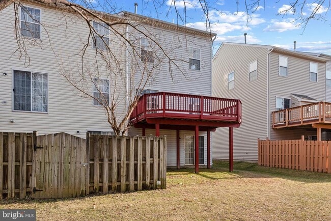 Building Photo - 8833 Hawthorne Ct