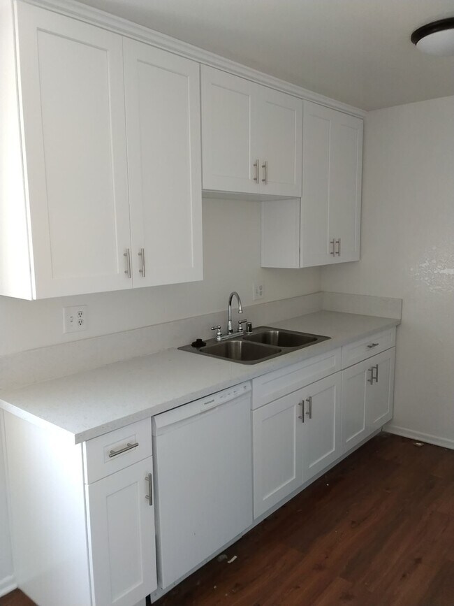 Floorplan - Singer Cedar 9852-54 Cedar