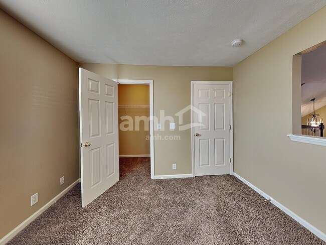 Building Photo - 661 Sugar Mill Dr