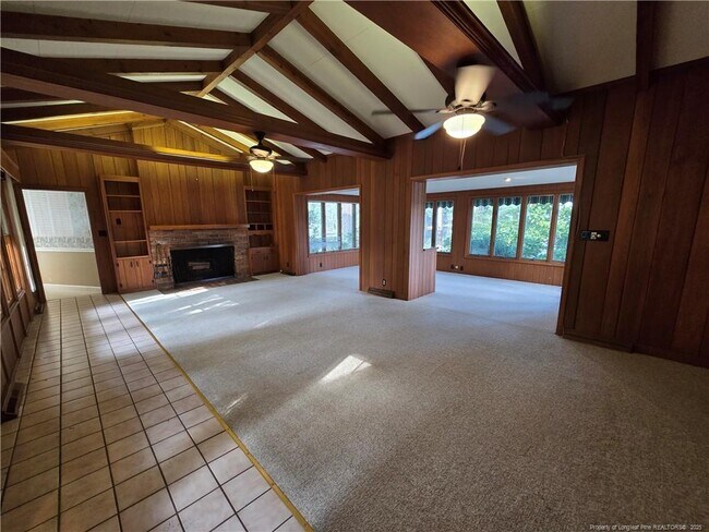 Building Photo - 9 Dixie Dr