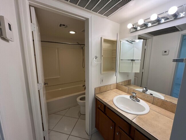 Building Photo - 12440 N 20th St