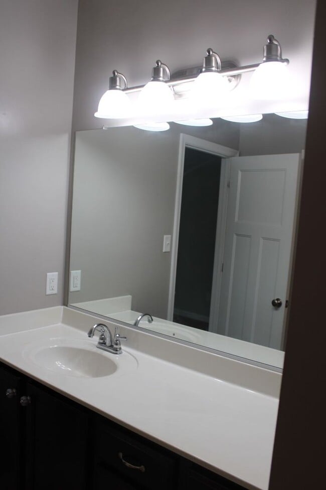Building Photo - Spectacular Townhouse!  "ASK ABOUT OUR ZER...