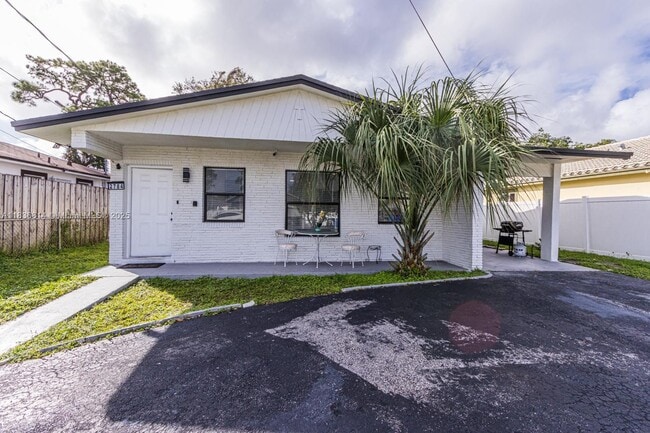 Building Photo - 2784 NW 9th St