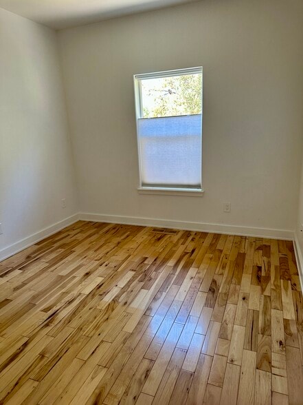 Building Photo - 63713 Hunters Cir