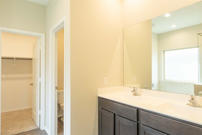 Building Photo - 20241 Portbec Dr